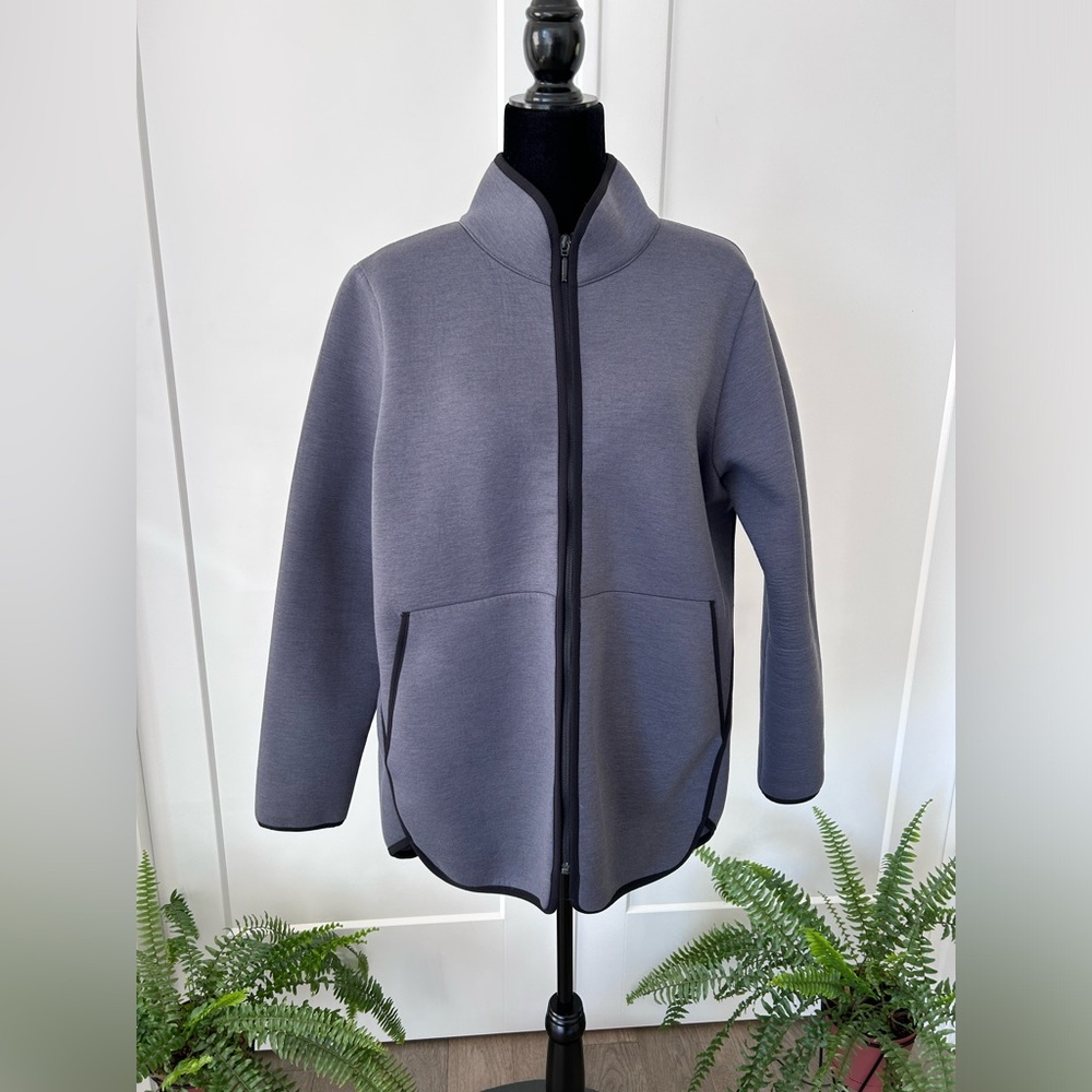 Women’s The North Face Gray Sweater Jacket size XL